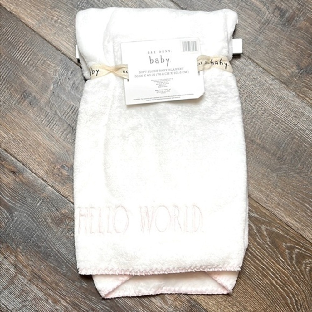HOME - Rae Dunn - ‘Hello World’ 30” x 40” soft plush baby blanket. NWT Last one!